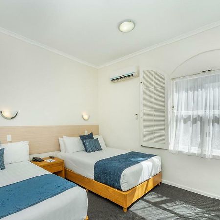 Ramada By Wyndham, Hamilton City Center エクステリア 写真