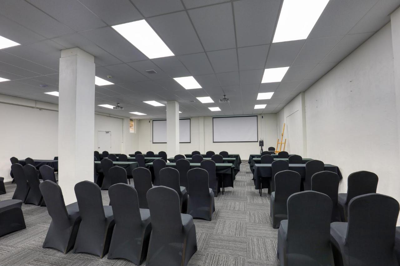 Ramada By Wyndham, Hamilton City Center エクステリア 写真