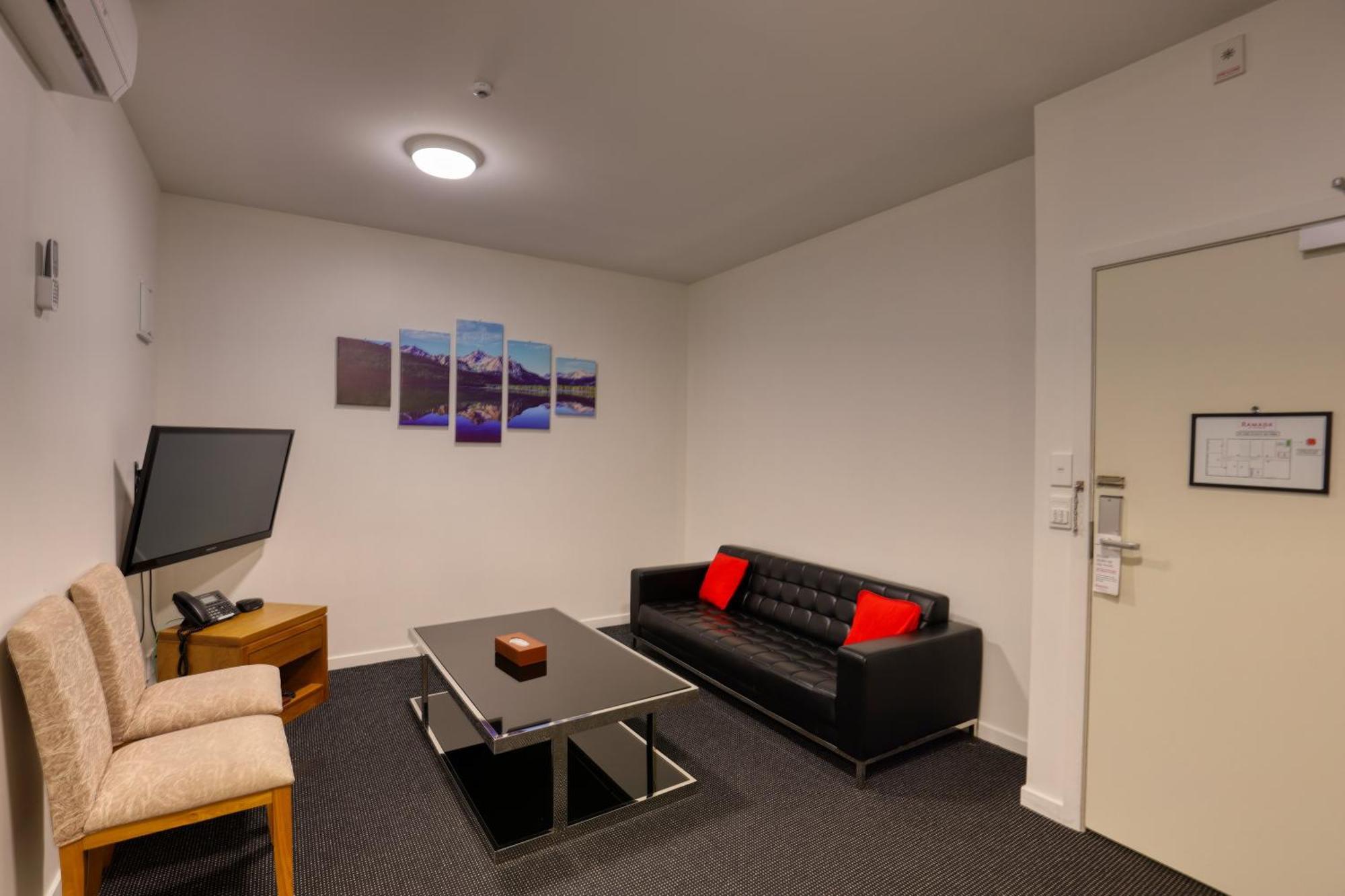 Ramada By Wyndham, Hamilton City Center エクステリア 写真