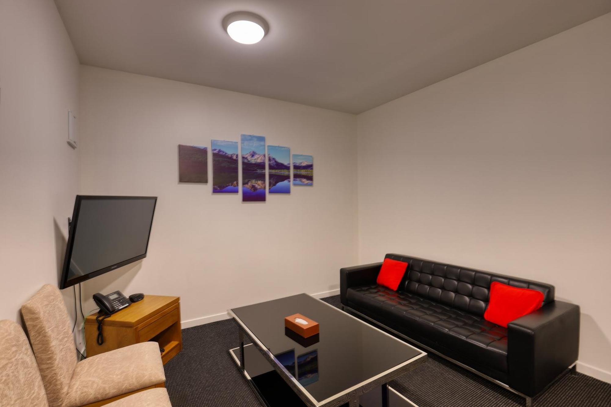 Ramada By Wyndham, Hamilton City Center エクステリア 写真