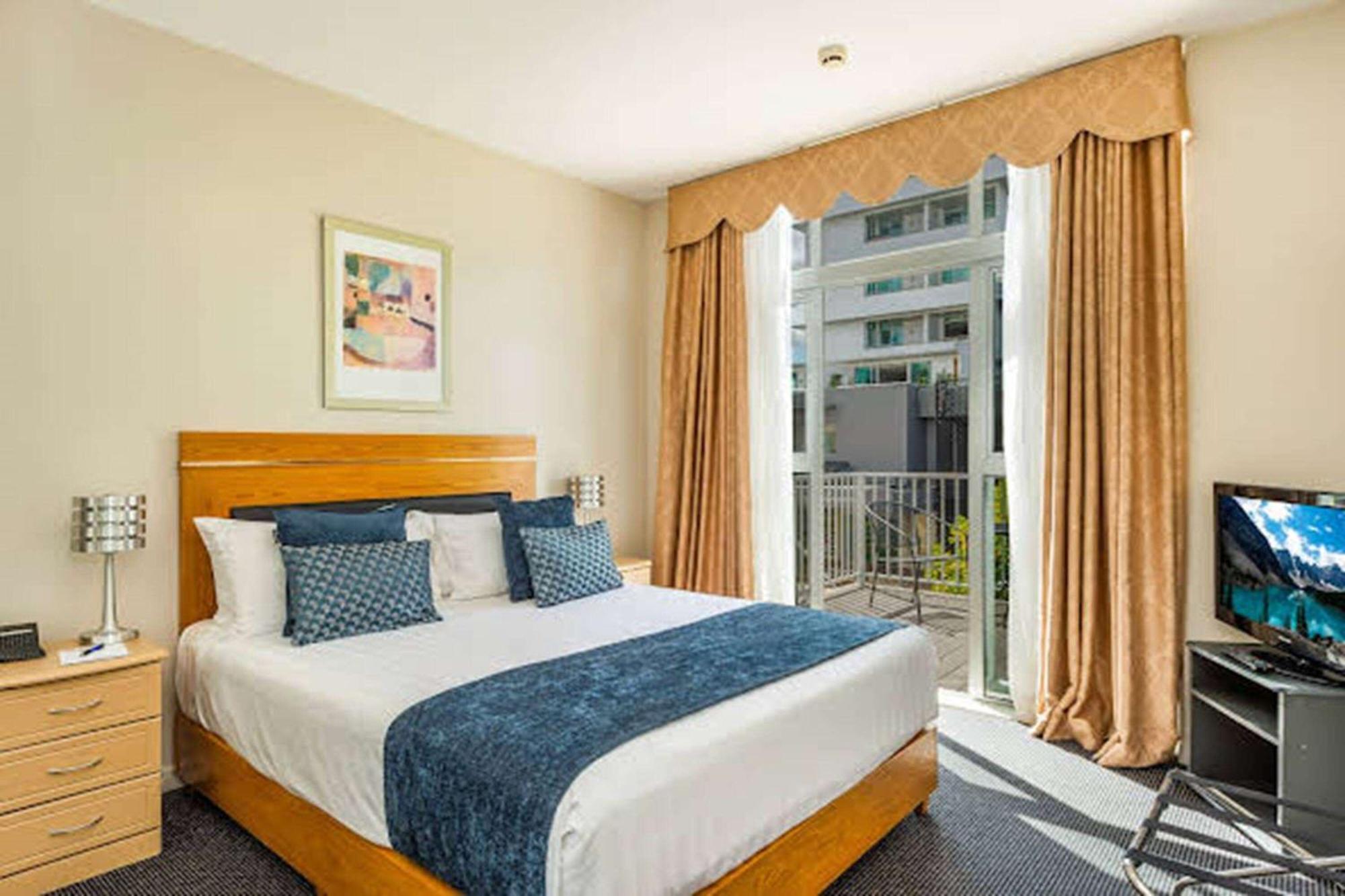 Ramada By Wyndham, Hamilton City Center エクステリア 写真