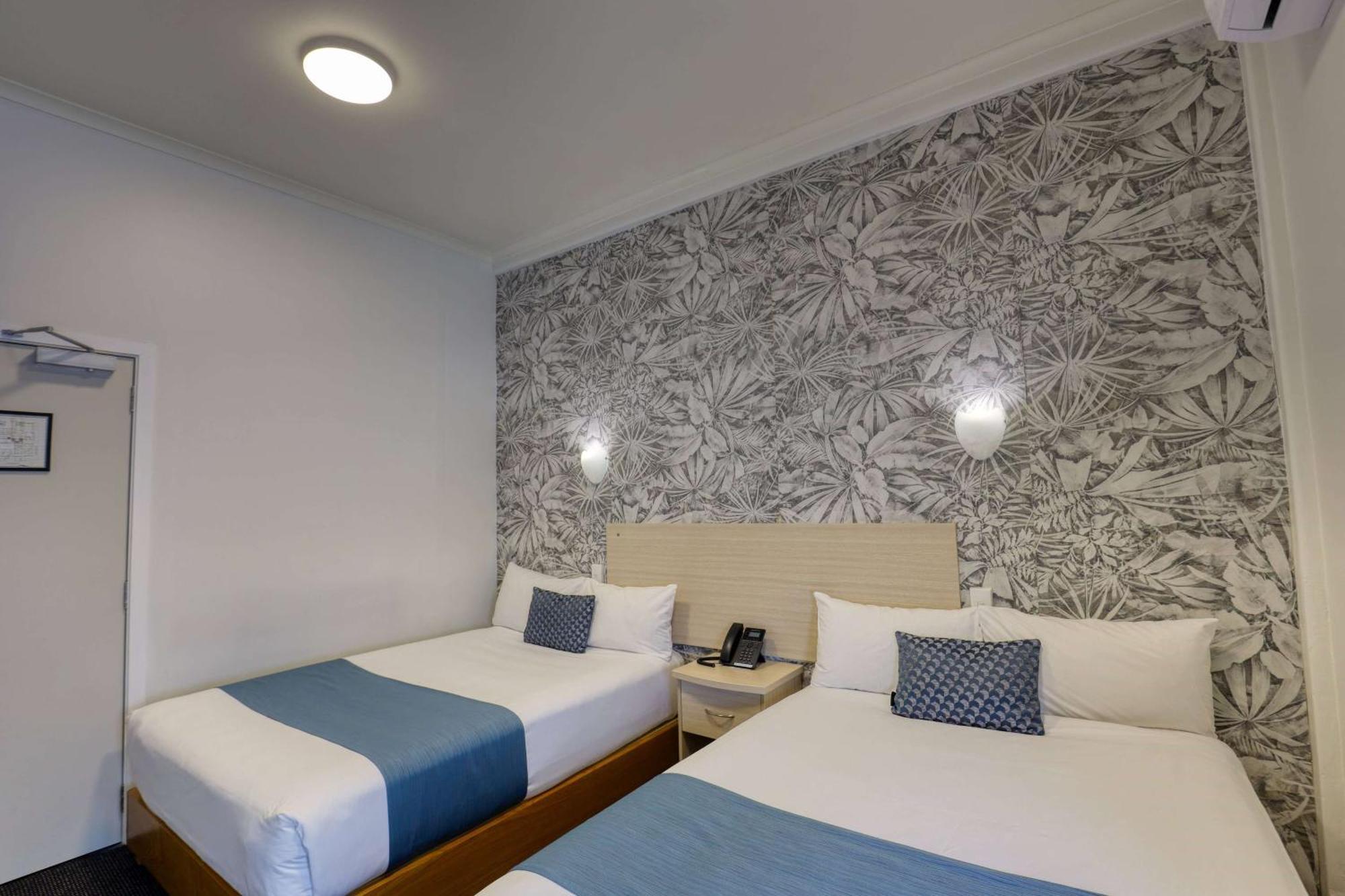 Ramada By Wyndham, Hamilton City Center エクステリア 写真