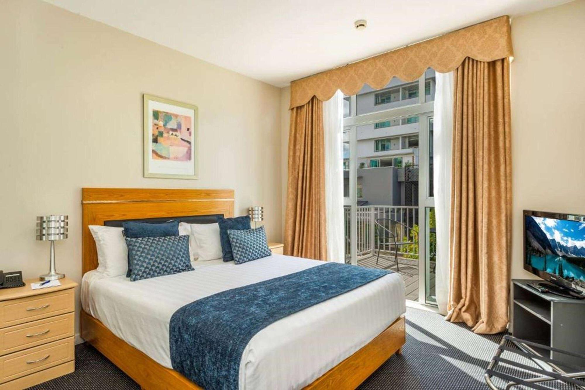 Ramada By Wyndham, Hamilton City Center エクステリア 写真