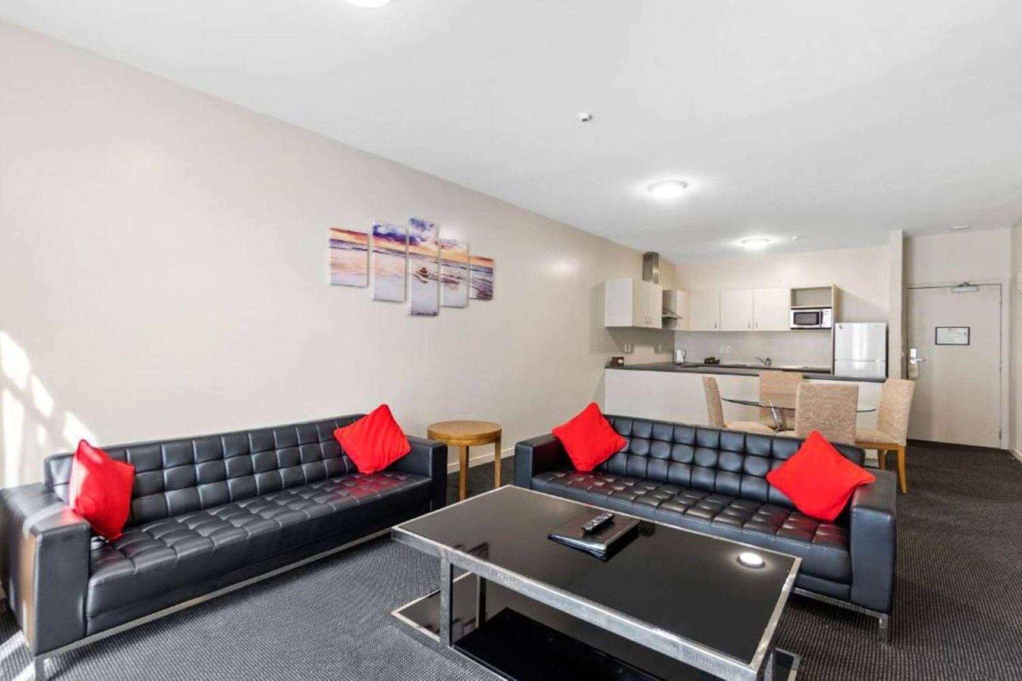 Ramada By Wyndham, Hamilton City Center エクステリア 写真