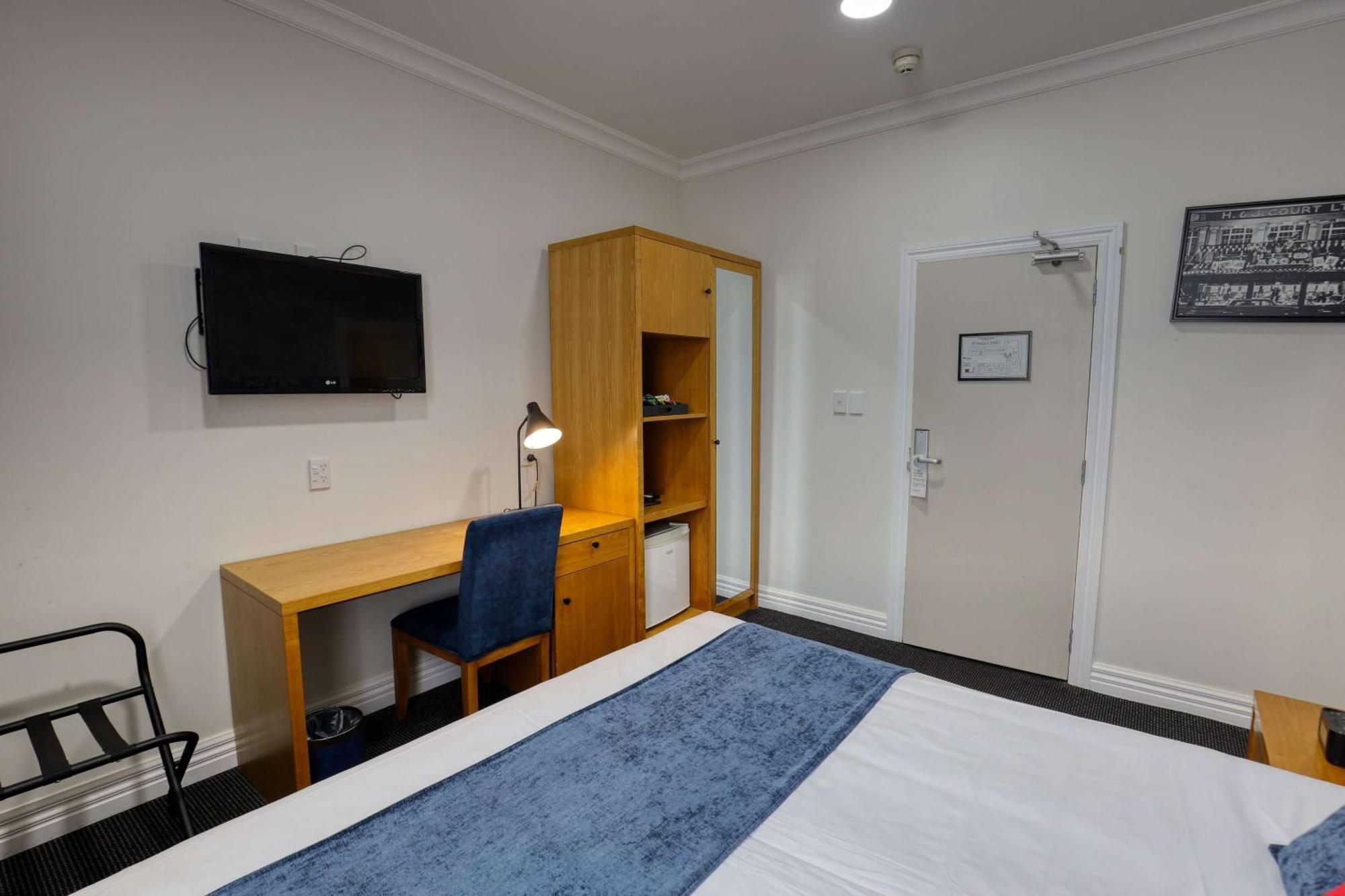 Ramada By Wyndham, Hamilton City Center エクステリア 写真