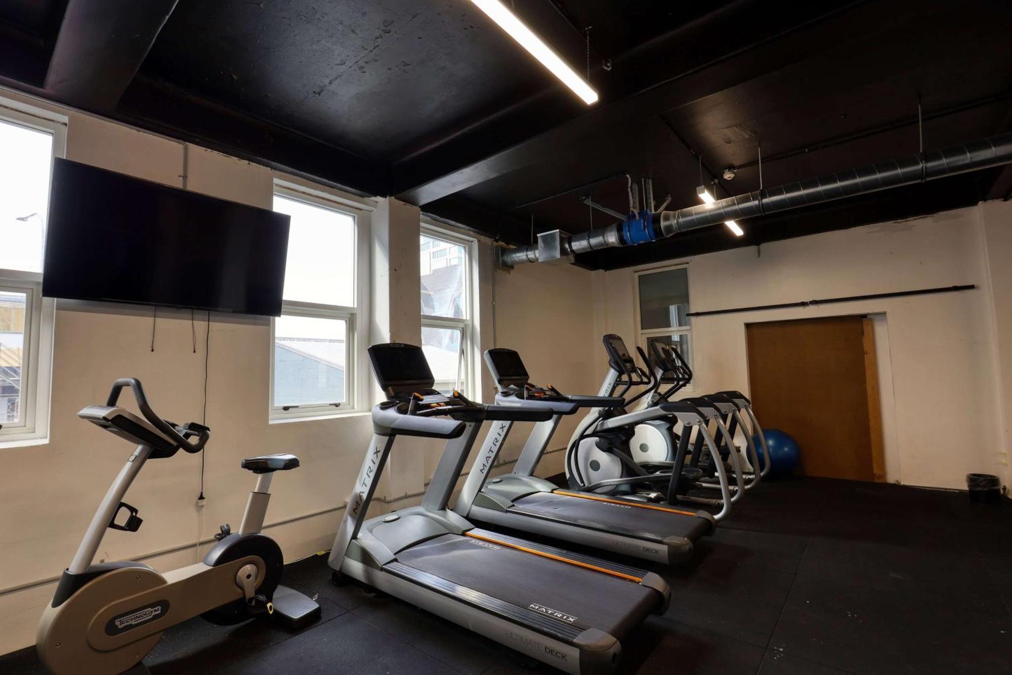 Ramada By Wyndham, Hamilton City Center エクステリア 写真