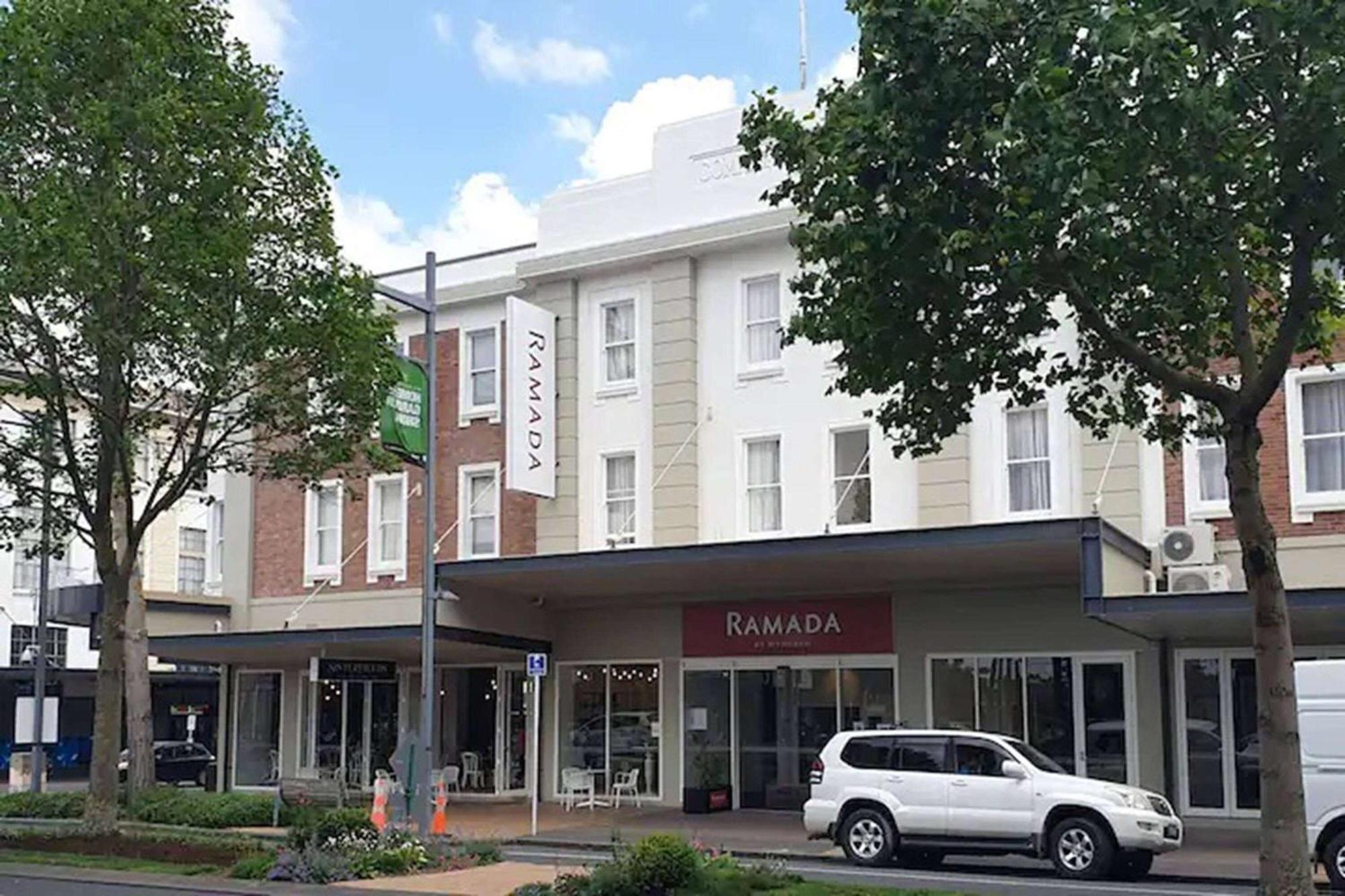 Ramada By Wyndham, Hamilton City Center エクステリア 写真